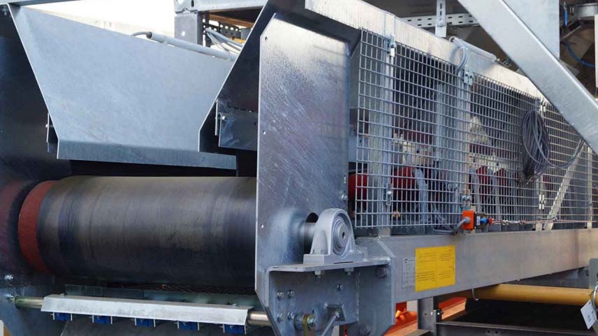 皮帶傾斜輸送機(jī).jpg 皮帶傾斜輸送機(jī).jpg